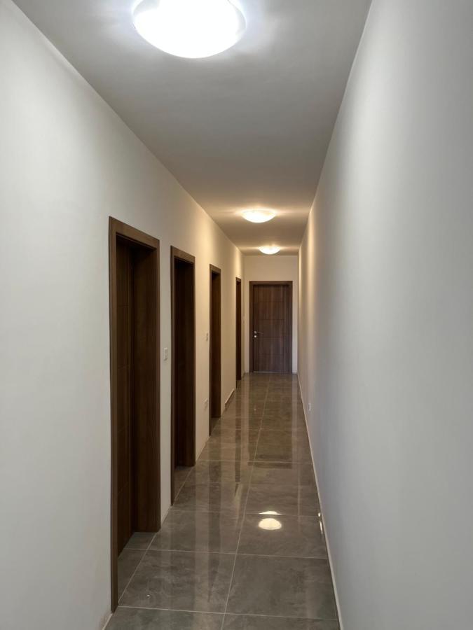 3 Bedroom Apartment - Walking Distance From Airport Gudja Zewnętrze zdjęcie