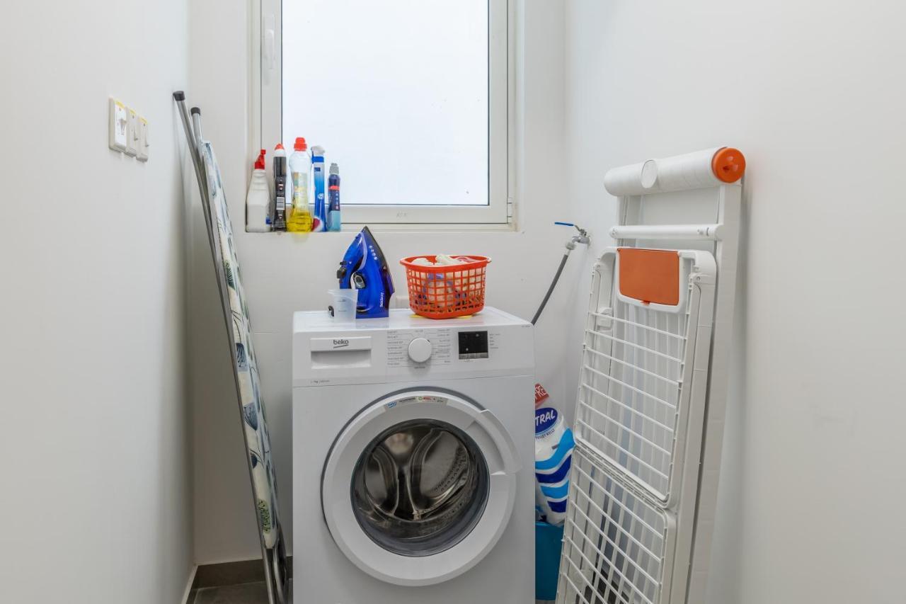 3 Bedroom Apartment - Walking Distance From Airport Gudja Zewnętrze zdjęcie